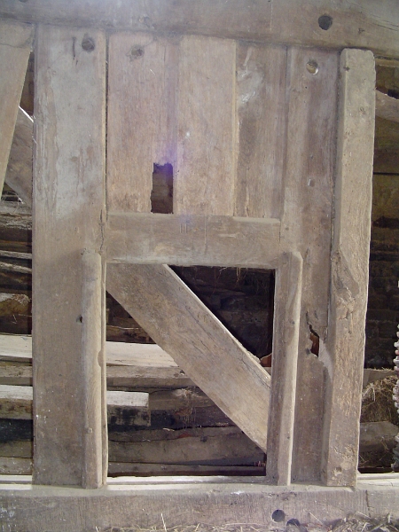 027 20050417 RAISED GRANGE La Rairie S-M-O-L 04.jpg -                                